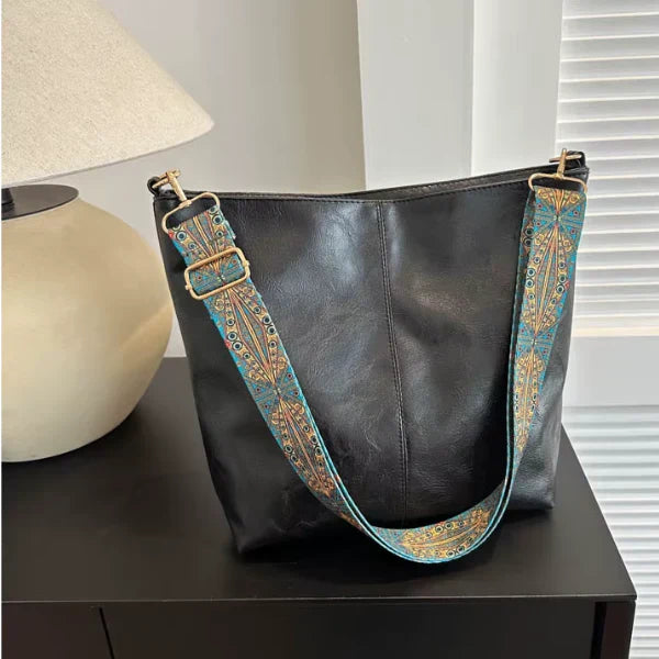 Janet’s Vintage Flair | Elegant Shoulder Bag