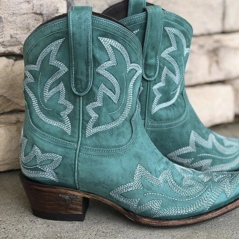 Avoralis™| Texas Embroidered Boots
