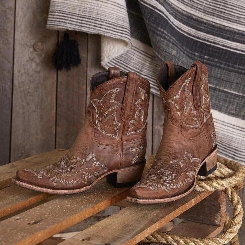 Avoralis™| Texas Embroidered Boots