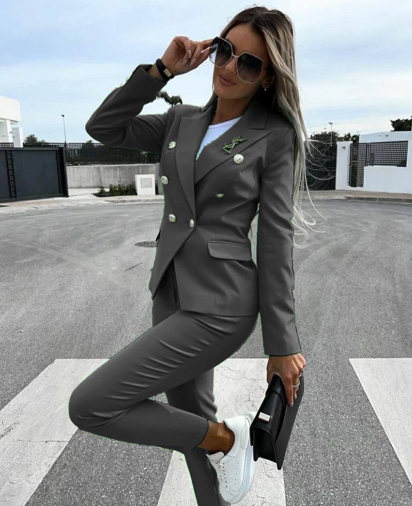 Alessia™ | Elegant Tailored Suit