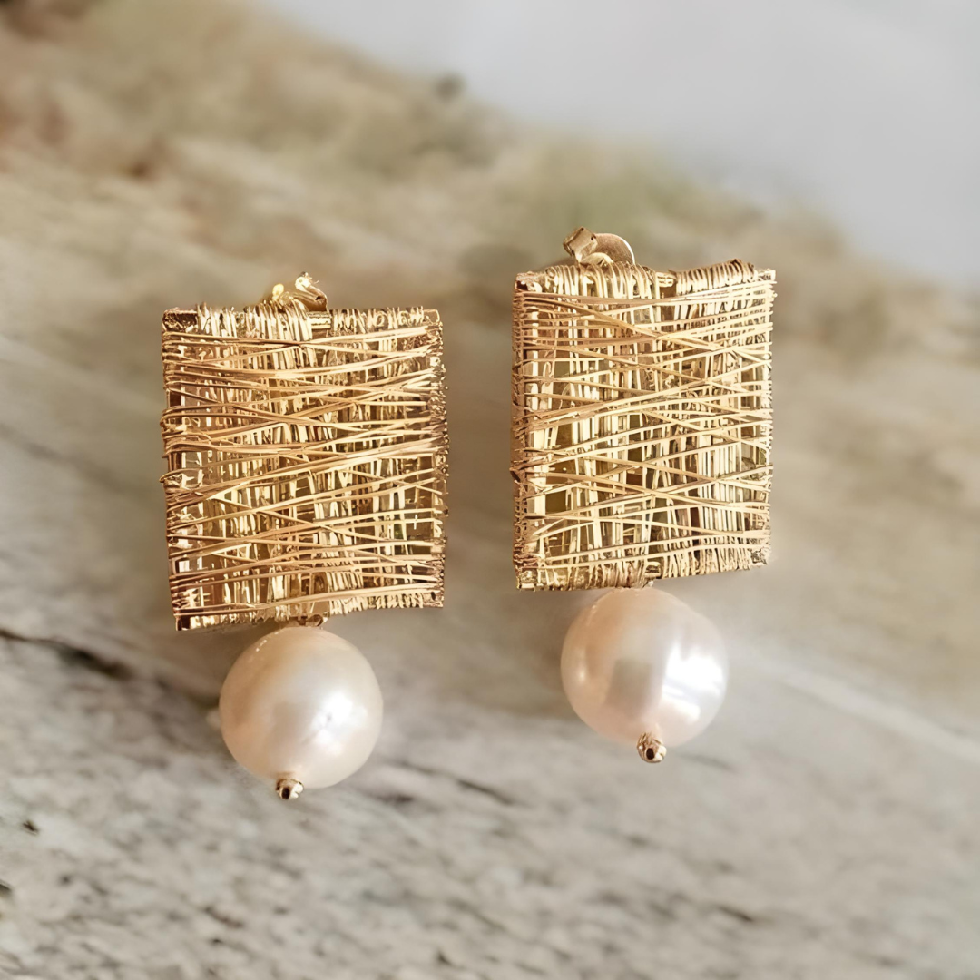 VINTAGE GOLDEN THREADS WITH PEARL EARRINGS