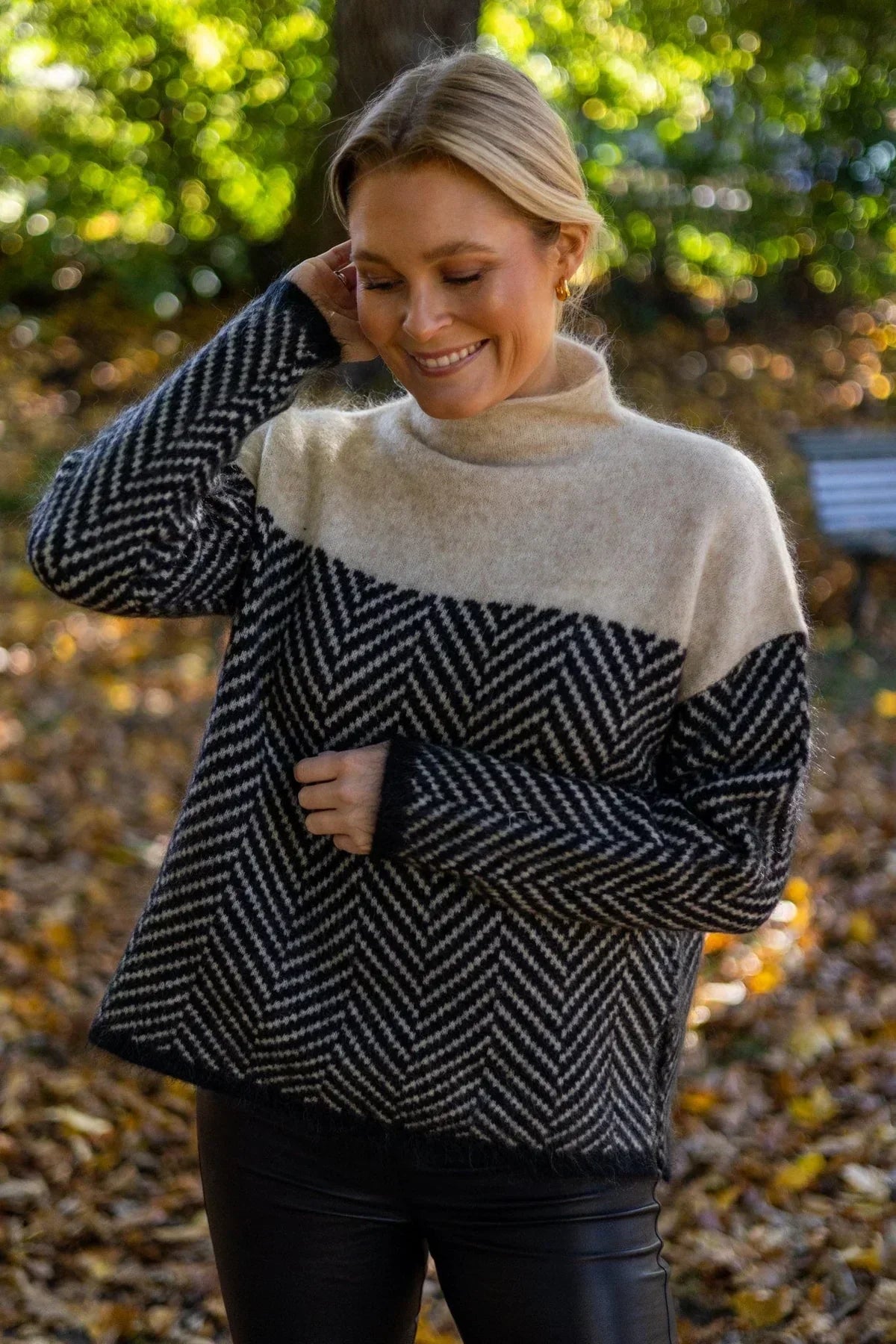MIKAH | TURTLENECK SWEATER