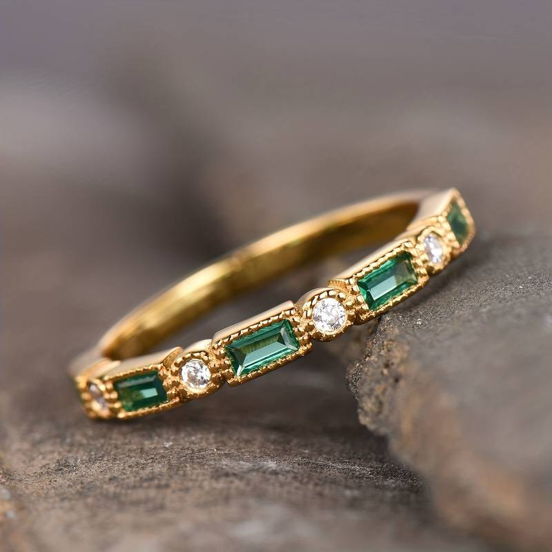VINTAGE GREEN INLAID ZIRCONIA GOLD RING