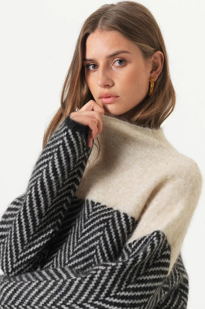 MIKAH | TURTLENECK SWEATER