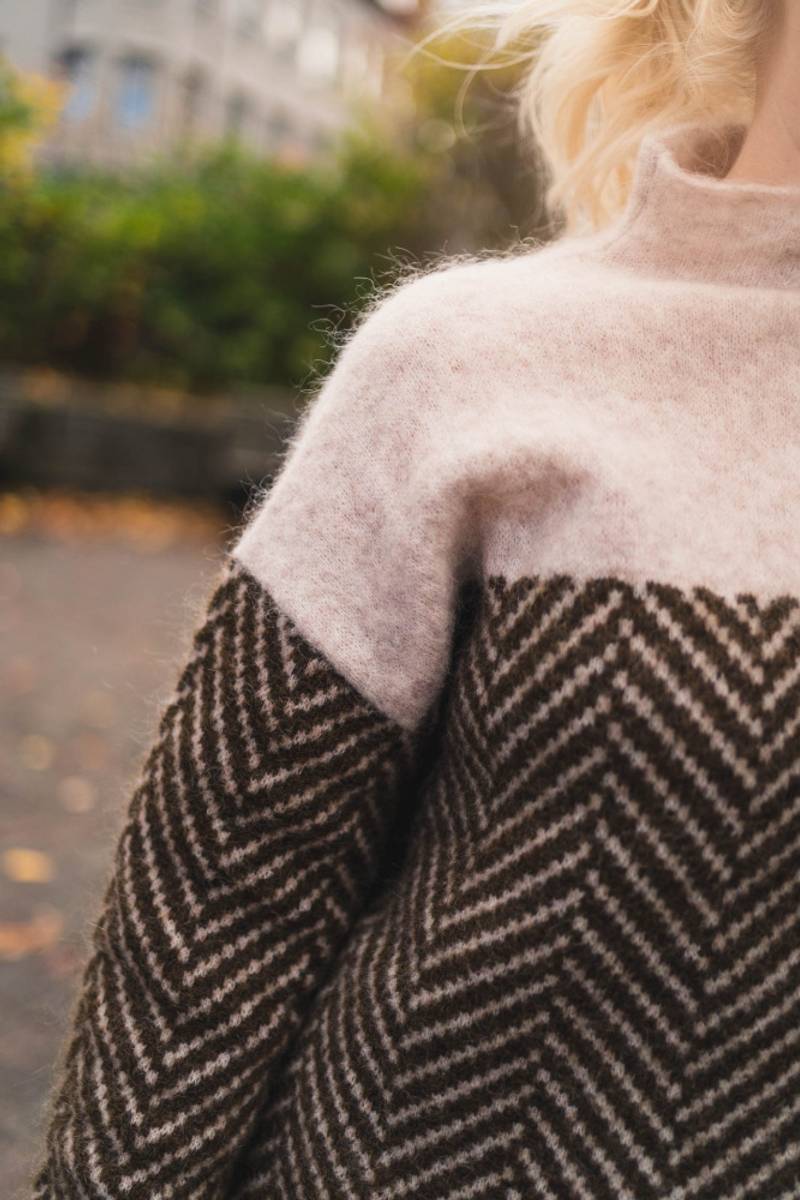 MIKAH | TURTLENECK SWEATER